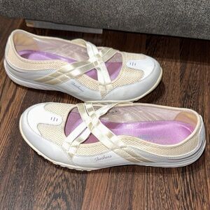 Skechers (7.5) Women’s Relaxed Fit Breathe Easy Beige Mesh Ballet Flats